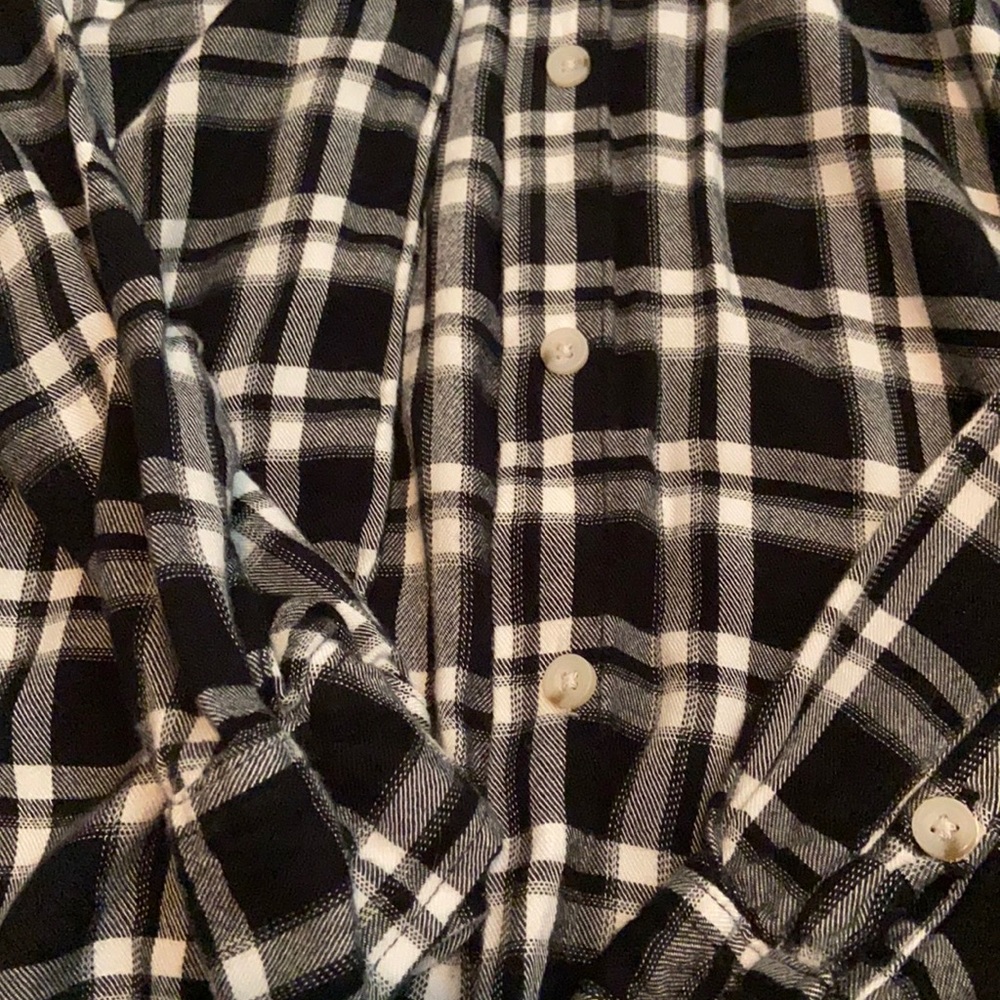Mossimo boyfriend button down - Picture 2 of 3